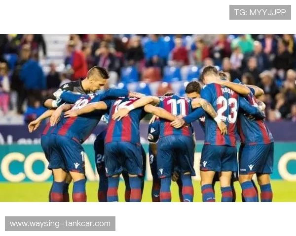 多特蒙德进攻问题显现:创造充足但终结能力不足,影响赛季走势 多特蒙德进攻问题显现:创造充足但终结能力不足,影响赛季走势