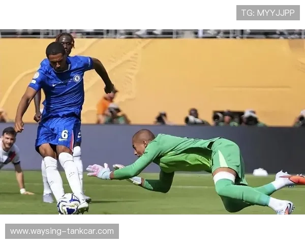 切尔西豪门滑落引发危机，核心管理混乱战术体系崩溃急需救赎